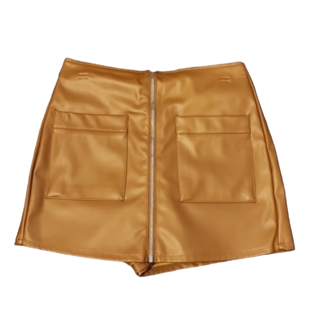 Haute Monde faux leather skort size M